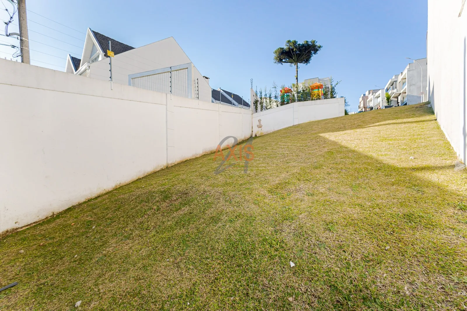 Terreno de 180m² à Venda no Condomínio Vila Paradiso | Uberaba  Curitiba — foto 12