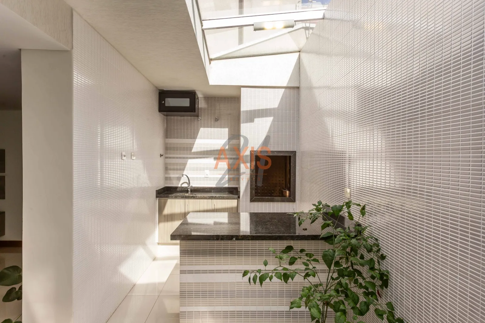 Casa de 4 Suítes à Venda na Rua Professor Assis Gonçalves | Água Verde Curitiba — foto 15