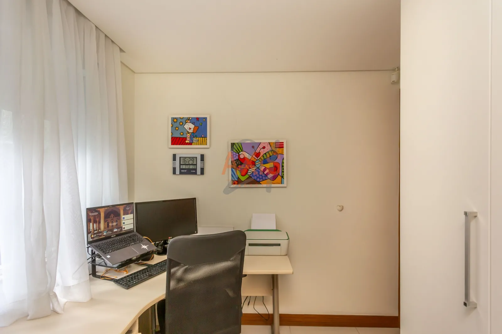 Casa de 4 Suítes à Venda na Rua Professor Assis Gonçalves | Água Verde Curitiba — foto 31