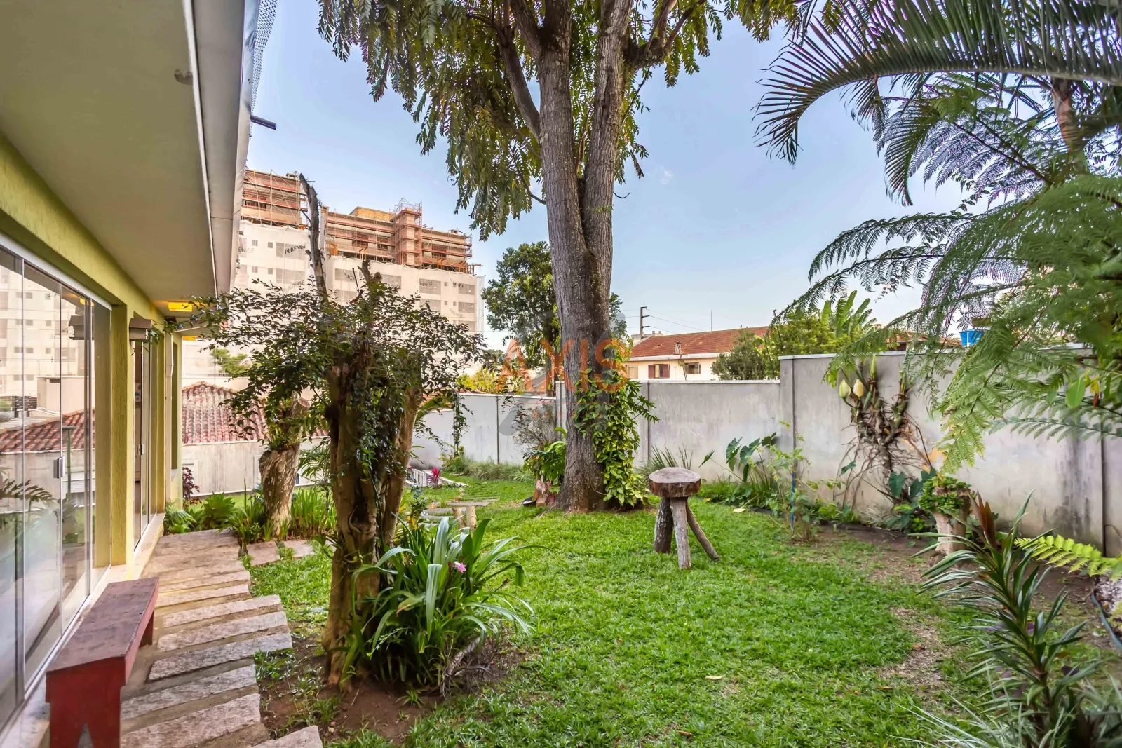 Casa de 4 Suítes à Venda na Rua Professor Assis Gonçalves | Água Verde Curitiba — foto 3