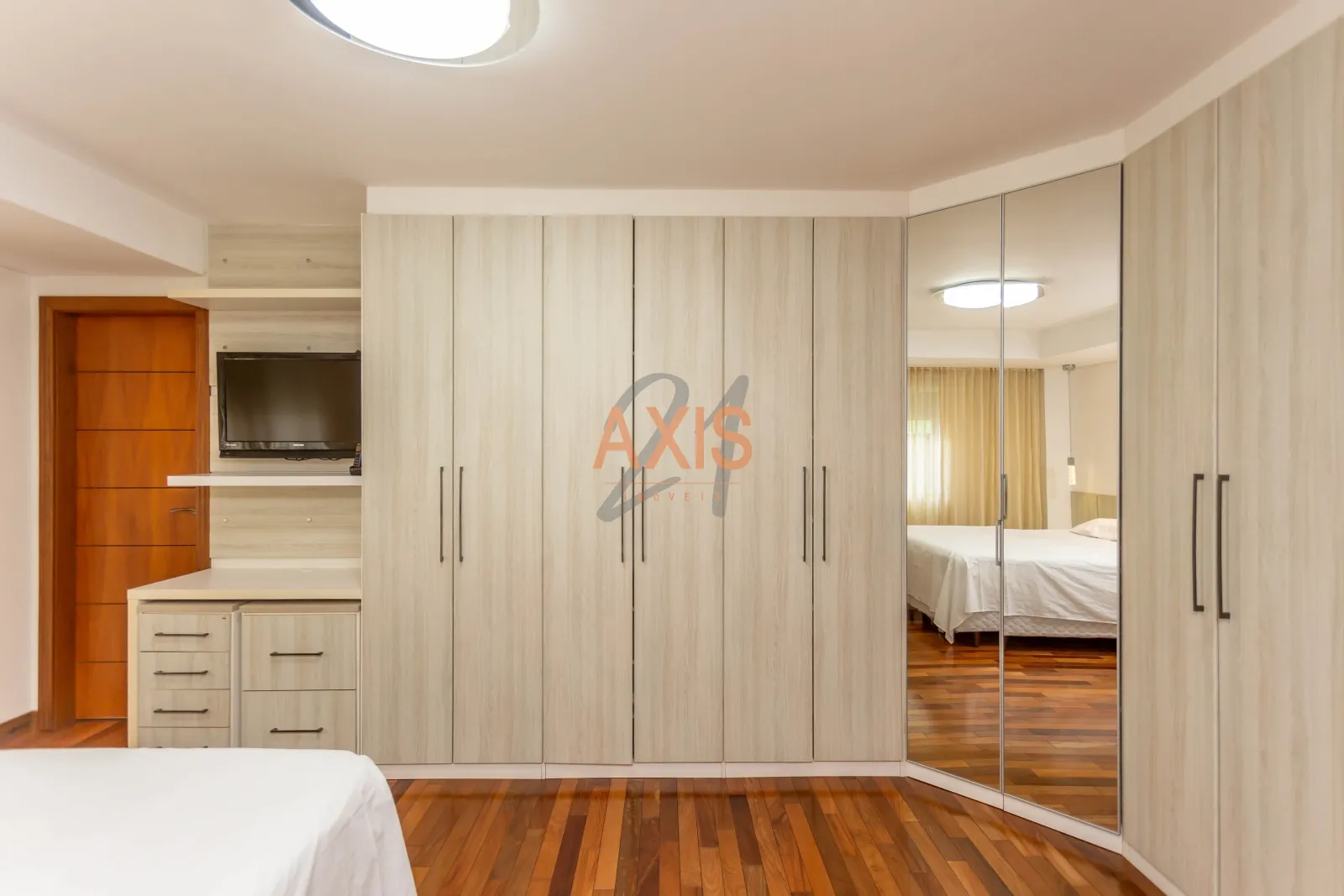 Casa de 4 Suítes à Venda na Rua Professor Assis Gonçalves | Água Verde Curitiba — foto 22