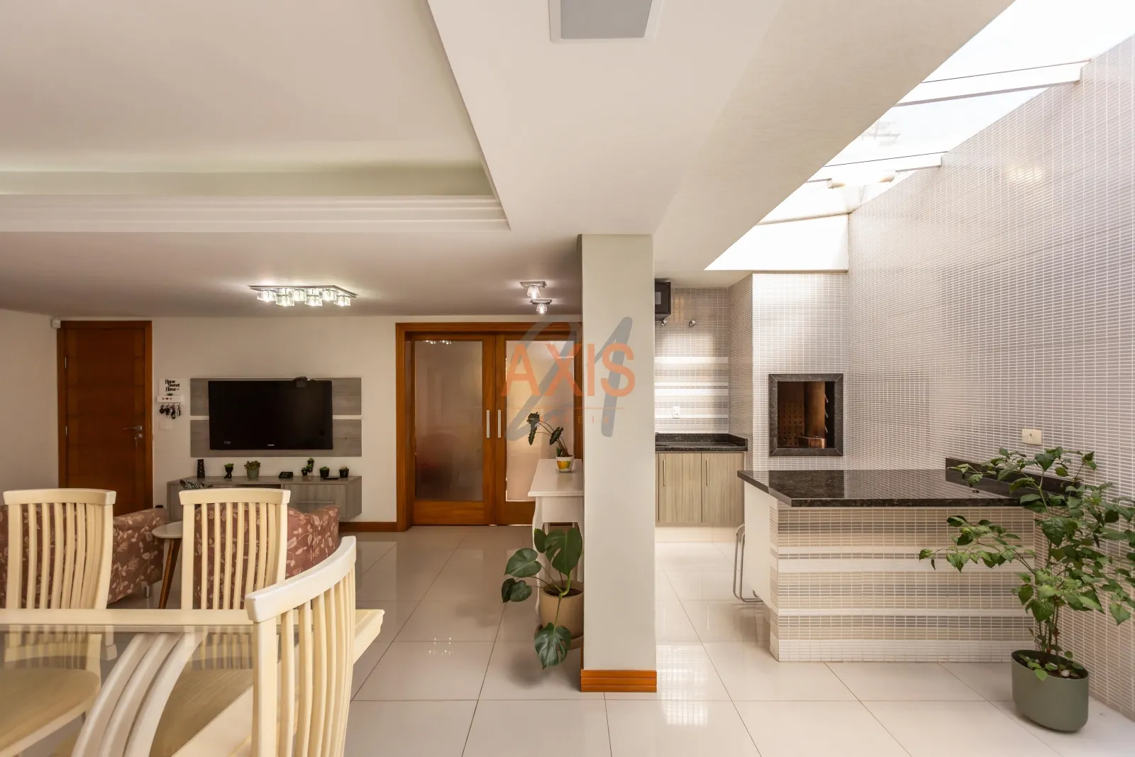 Casa de 4 Suítes à Venda na Rua Professor Assis Gonçalves | Água Verde Curitiba — foto 14