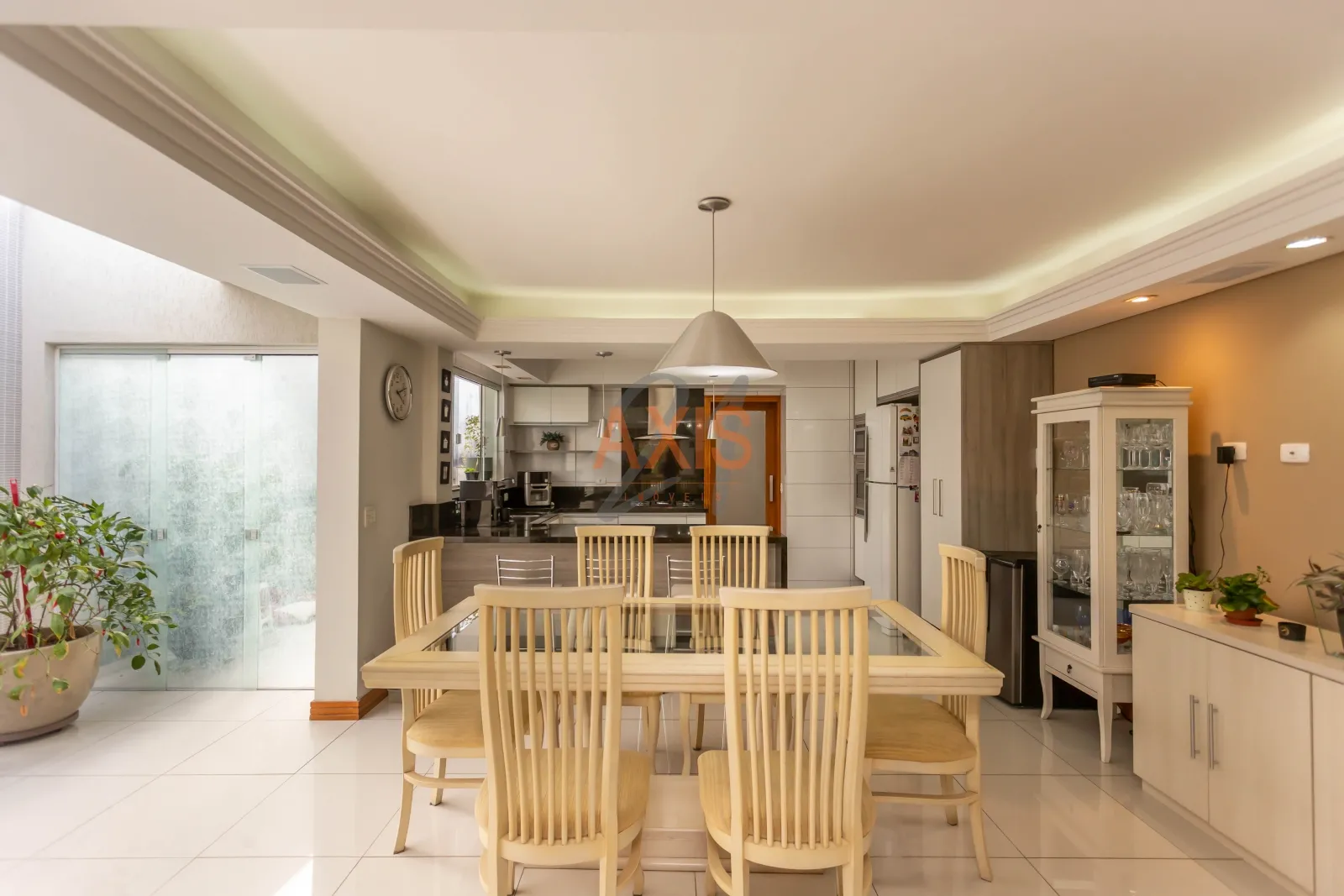 Casa de 4 Suítes à Venda na Rua Professor Assis Gonçalves | Água Verde Curitiba — foto 11