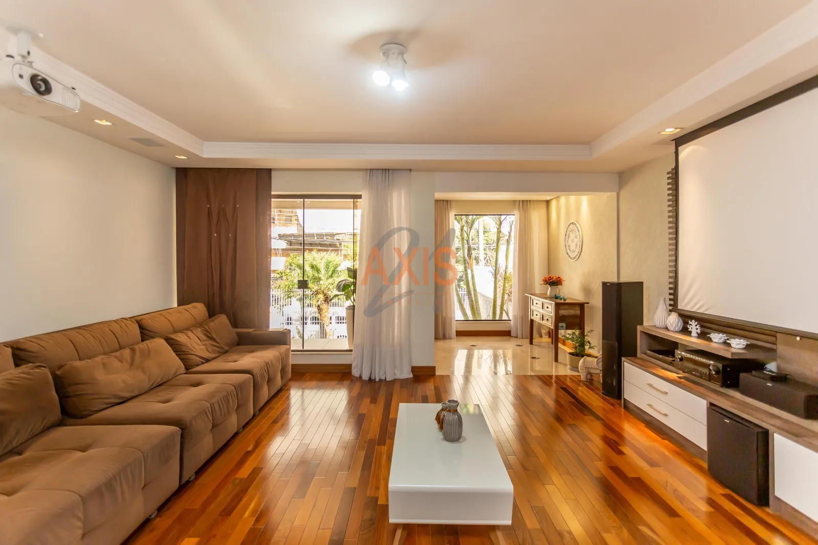 Casa de 4 Suítes à Venda na Rua Professor Assis Gonçalves | Água Verde Curitiba — foto 9