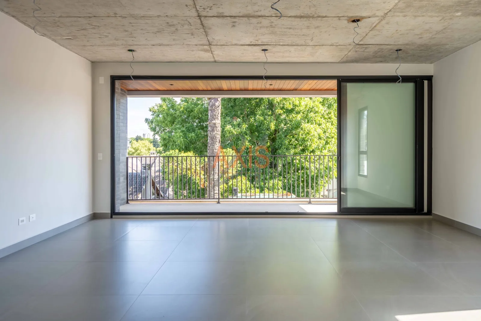 Apartamento de 3 Suítes à Venda no Edifício Morada | Hugo Lange Curitiba — foto 2