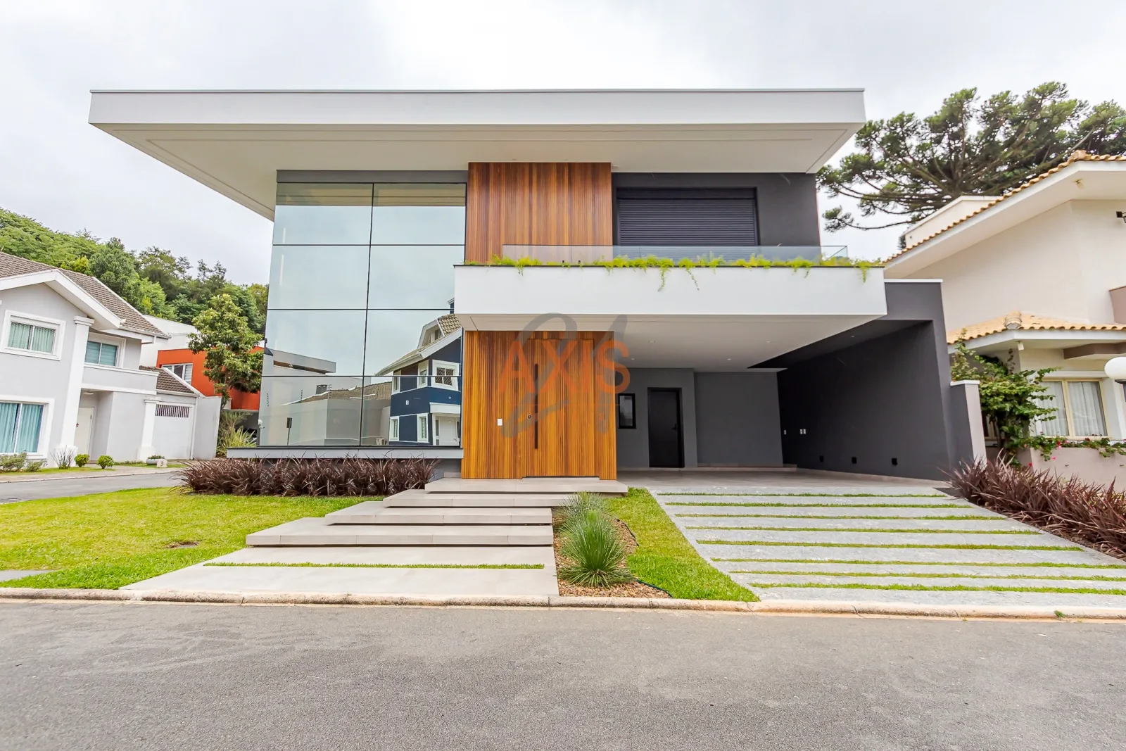 Casa de 4 Suítes à Venda no Condomínio Vila Risseto | Santa Felicidade Curitiba — foto 2
