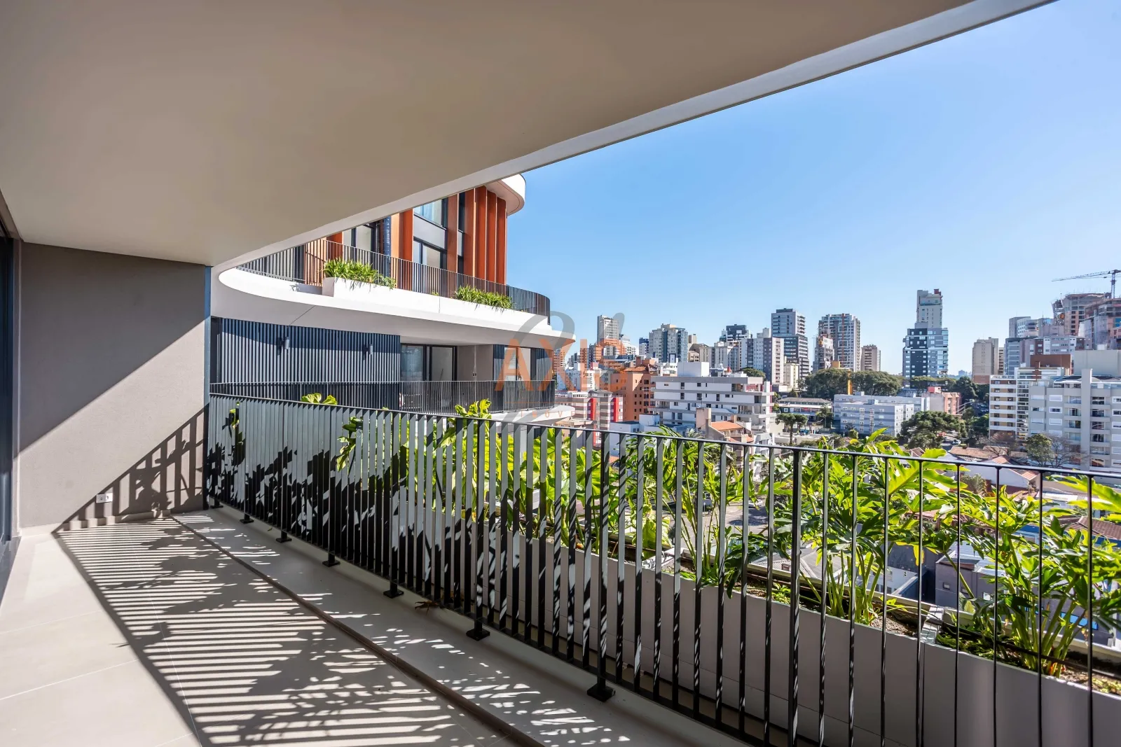 Apartamento de 3 Suítes à Venda  no Edifício Lemme | Água Verde Curitiba — foto 1