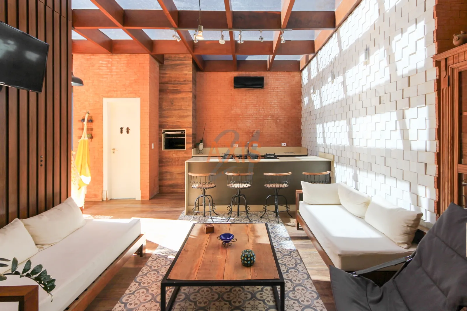 Casa de 3 Suítes à Venda na Rua Governador Jorge Lacerda| Guabirotuba Curitiba — foto 1
