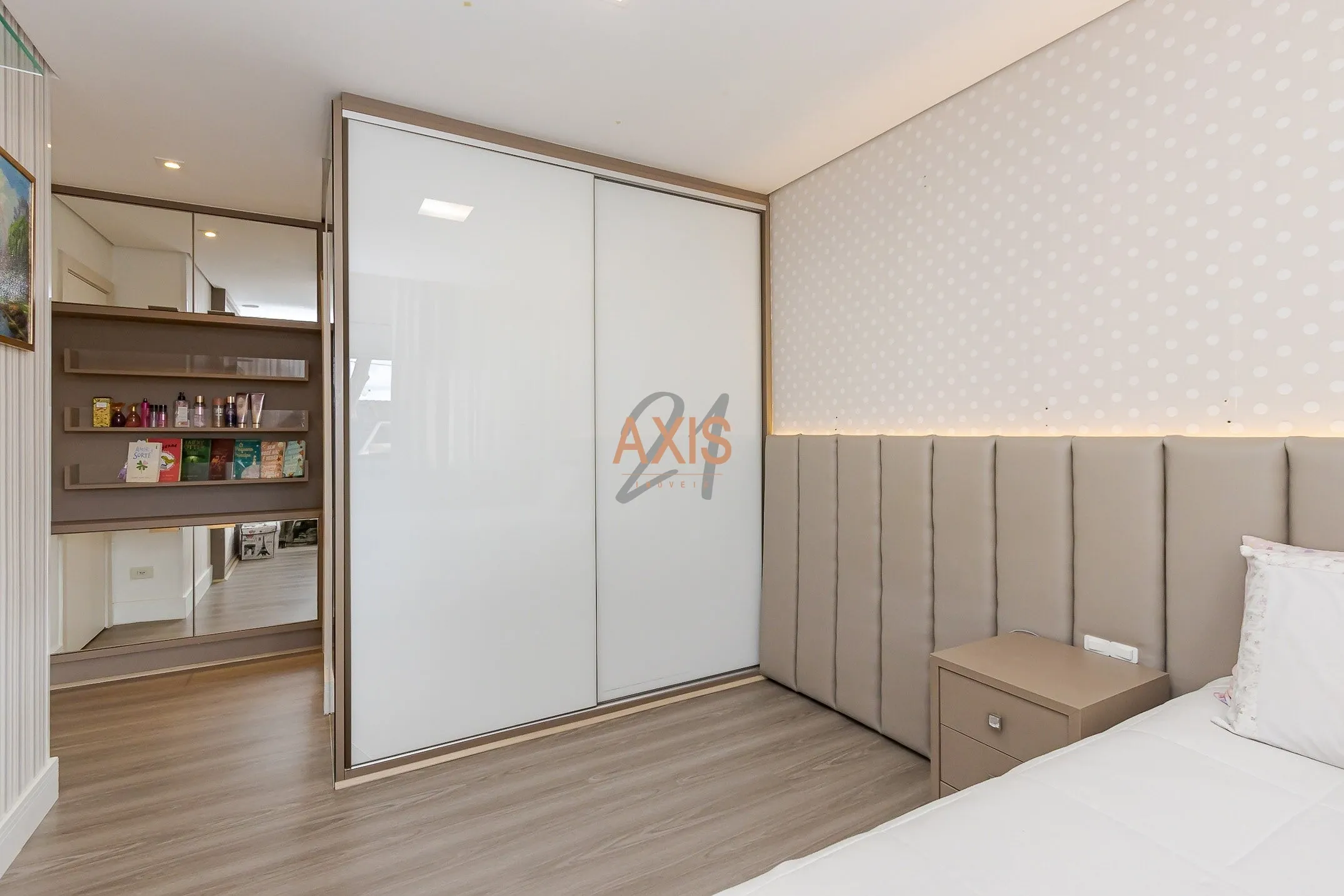 Apartamento de 3 Suítes à Venda  no Edifício Quartier | Água Verde  Curitiba — foto 14