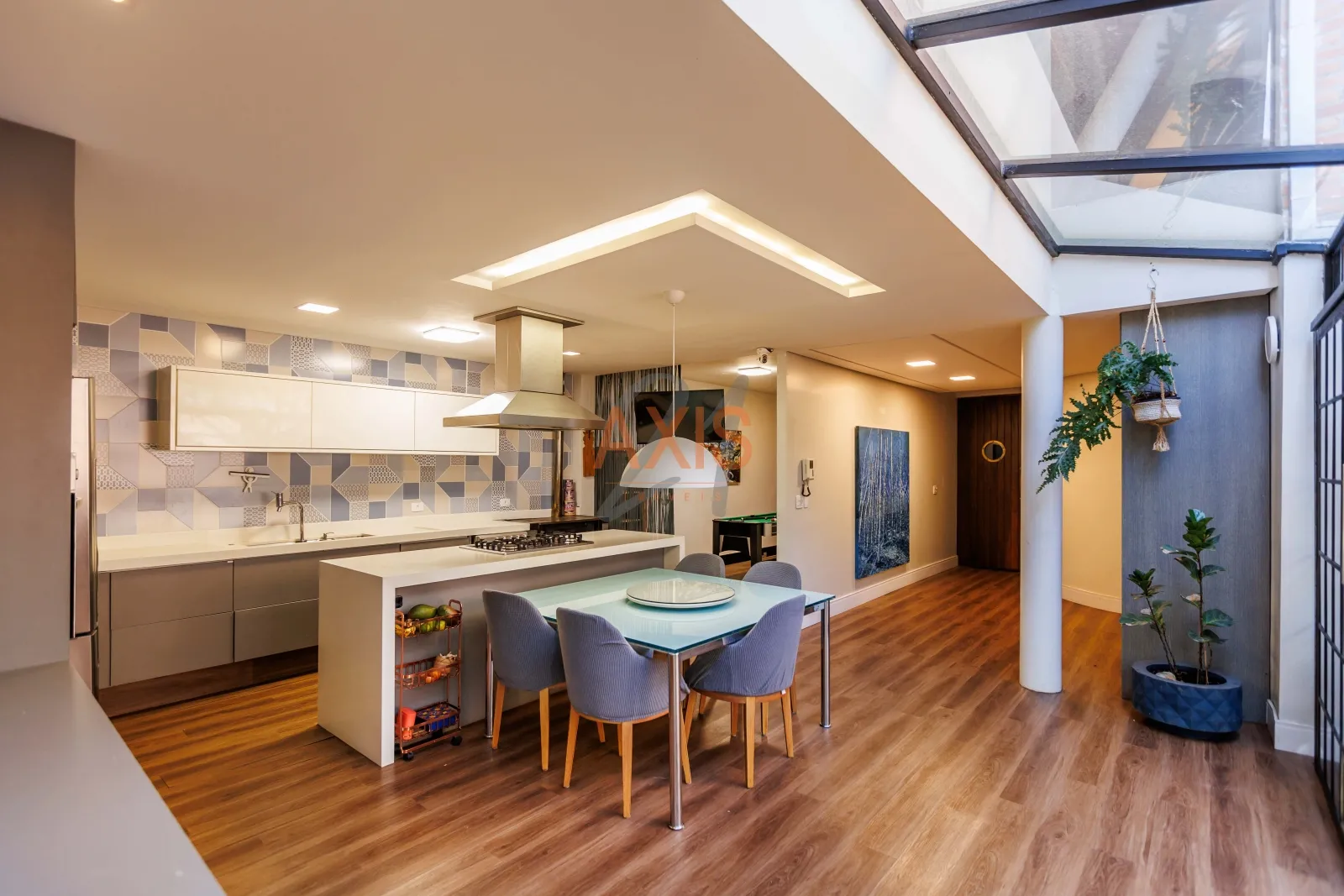 Casa de 4 Suítes à Venda na Rua Coronel João Guilherme Guimarães | Mercês Curitiba — foto 2
