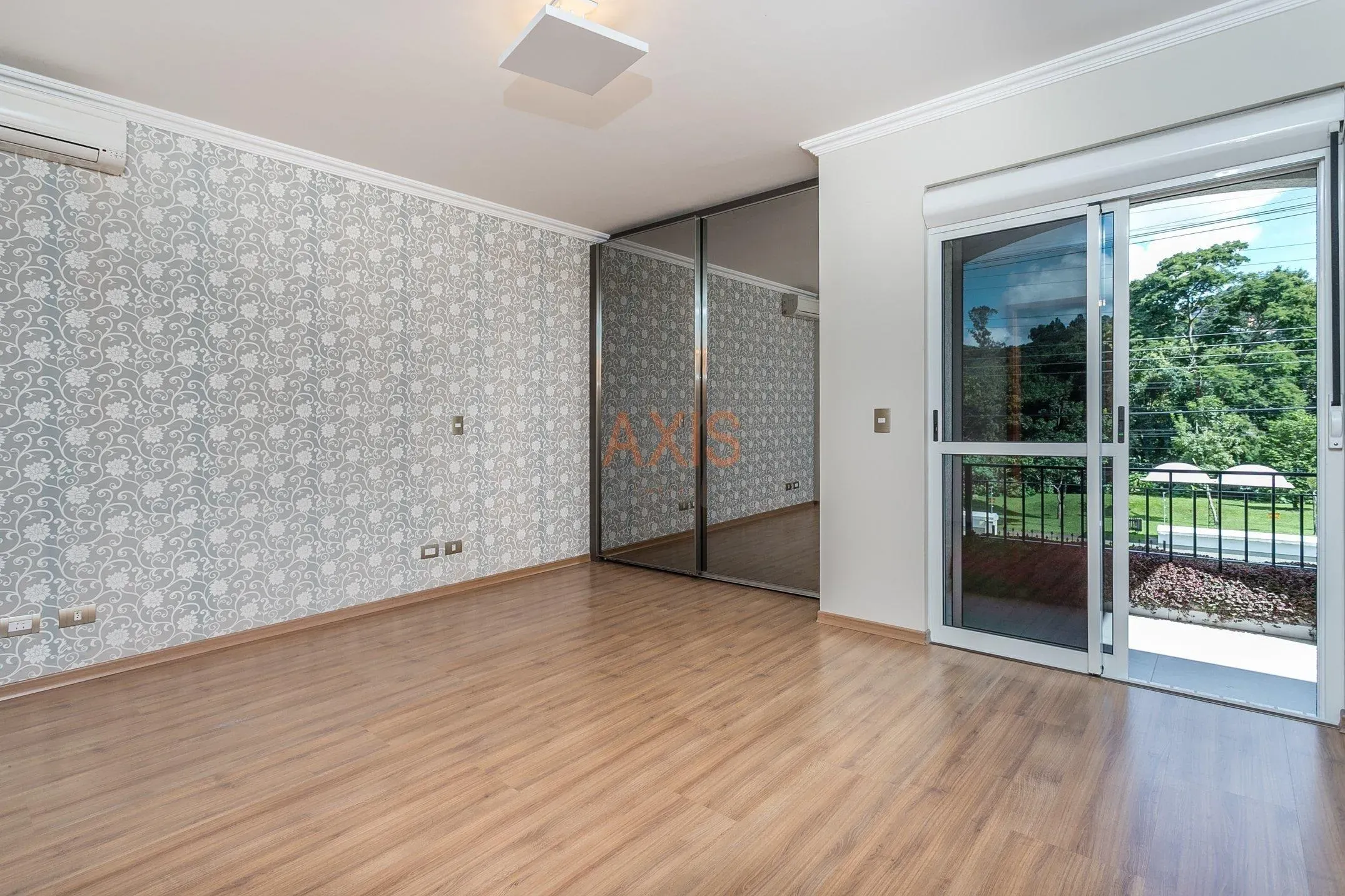 Casa de 4 Quartos à Venda na Rua José Casagrande | Vista Alegre  Curitiba — foto 24