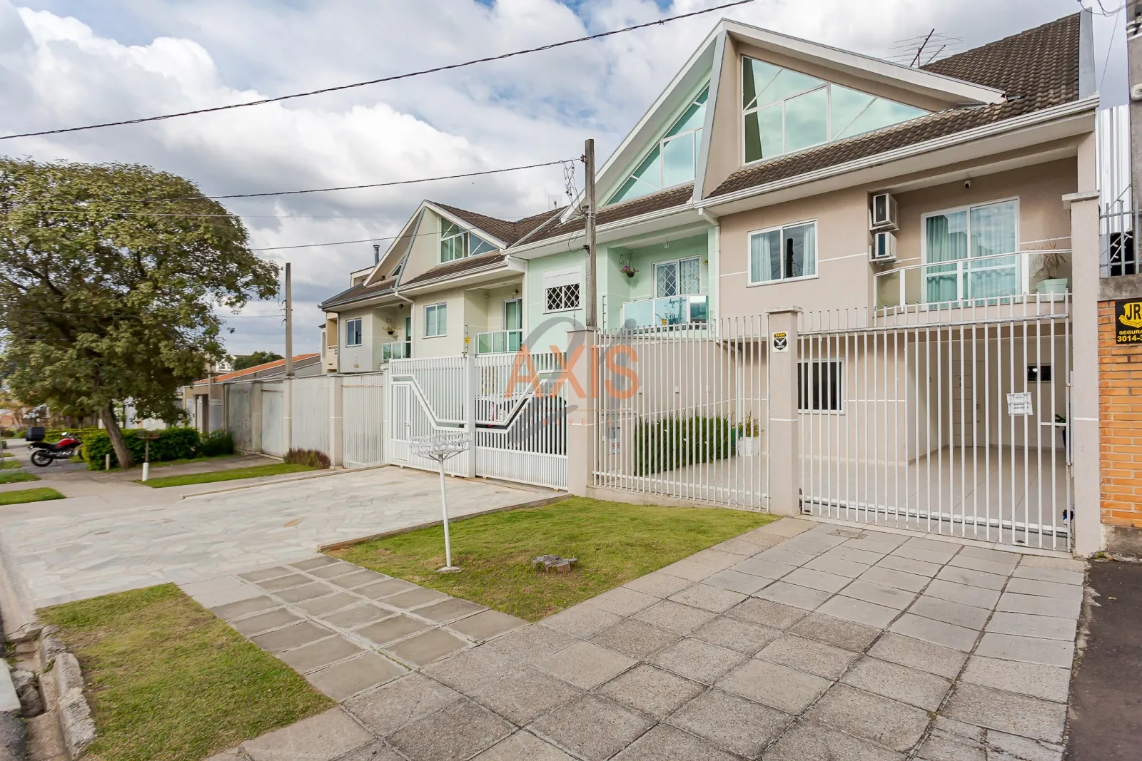 Sobrado de 3 Quartos à Venda no Residencial Ilha Bela II | Cajuru Curitiba — foto 1