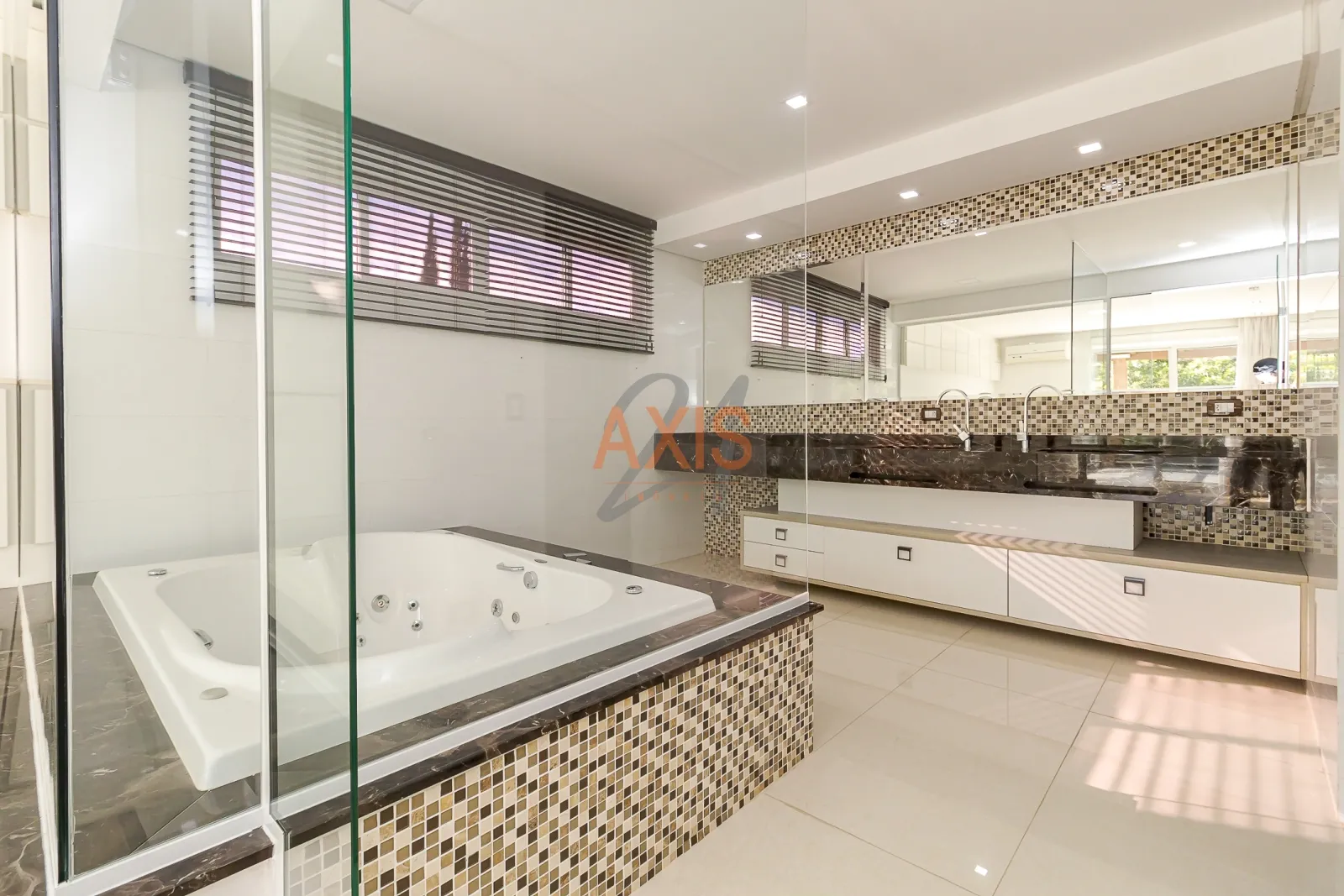 Casa de 4 Suítes à Venda no Condomínio Green Village Park | Santa Felicidade Curitiba — foto 19