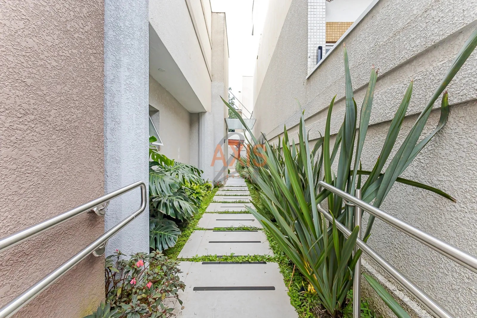 Casa Comercial à Venda na Rua Estado de Israel | Vila Izabel Curitiba — foto 2