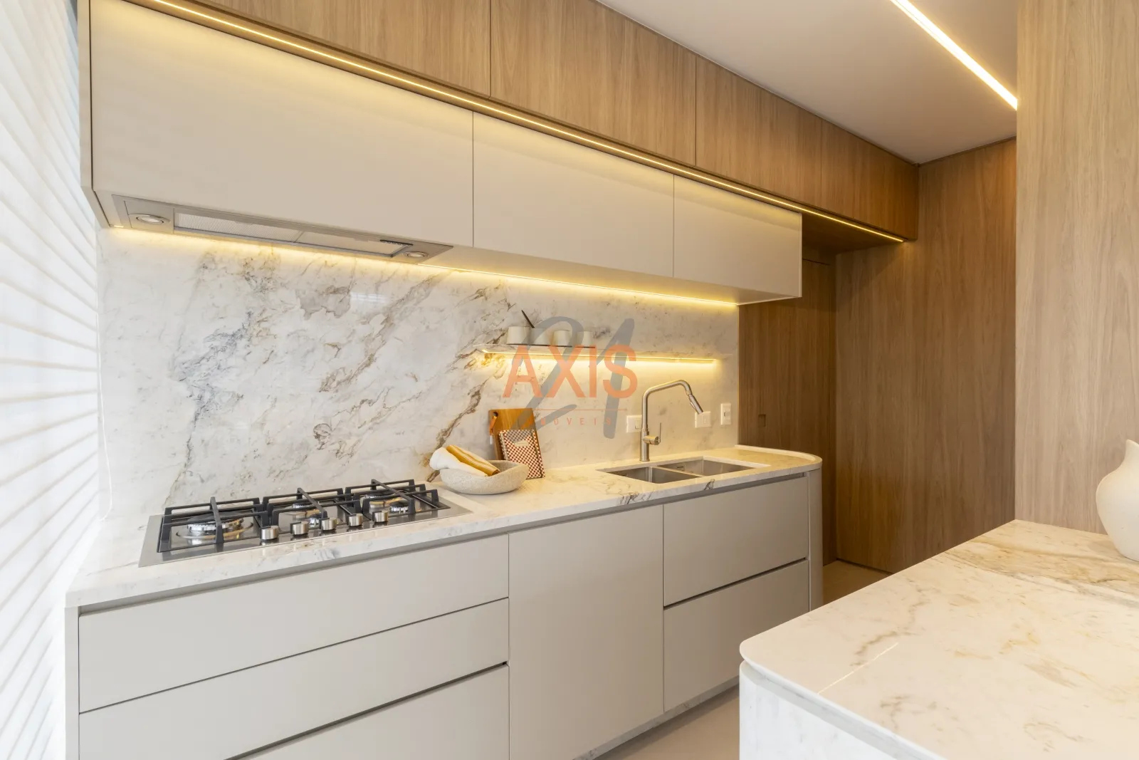 Apartamento de 3 Suítes à Venda no Edifício UMA Batel |  Curitiba — foto 10
