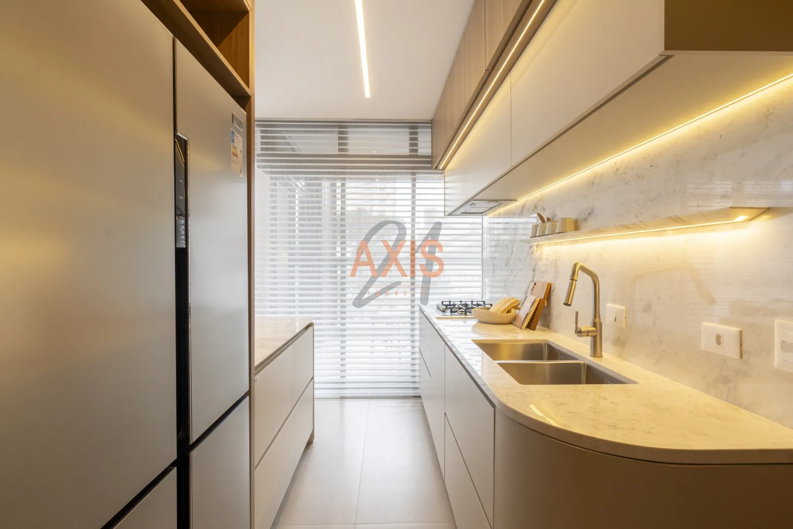 Apartamento de 3 Suítes à Venda no Edifício UMA Batel |  Curitiba — foto 31