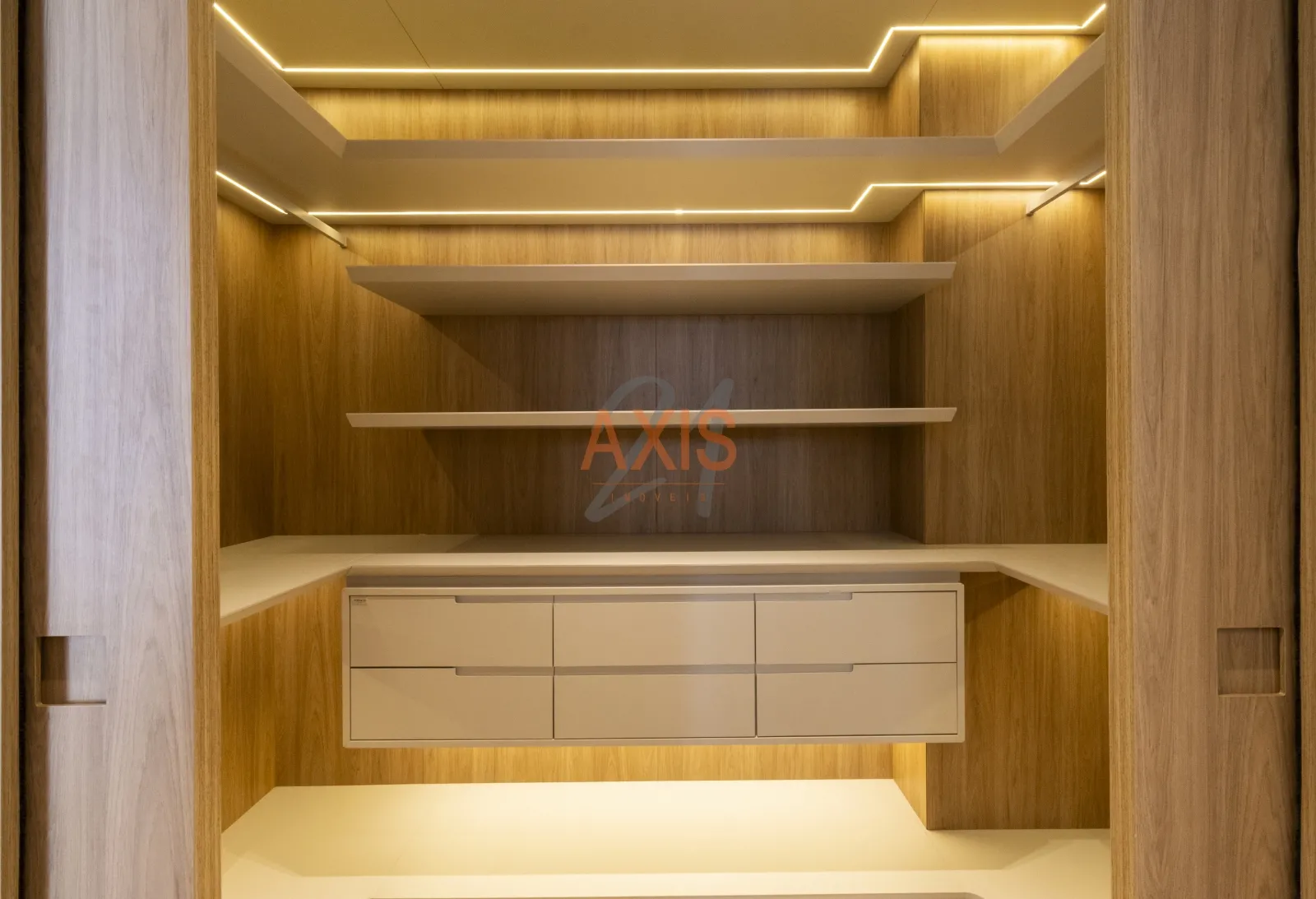 Apartamento de 3 Suítes à Venda no Edifício UMA Batel |  Curitiba — foto 30