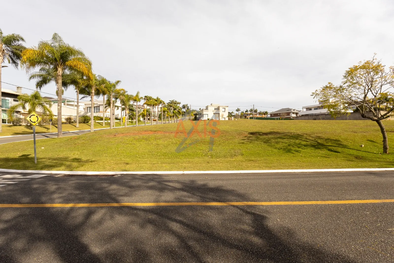 Terreno de 702m² à Venda no Condomínio Alphaville Graciosa |  Alphaville Pinhais — foto 1