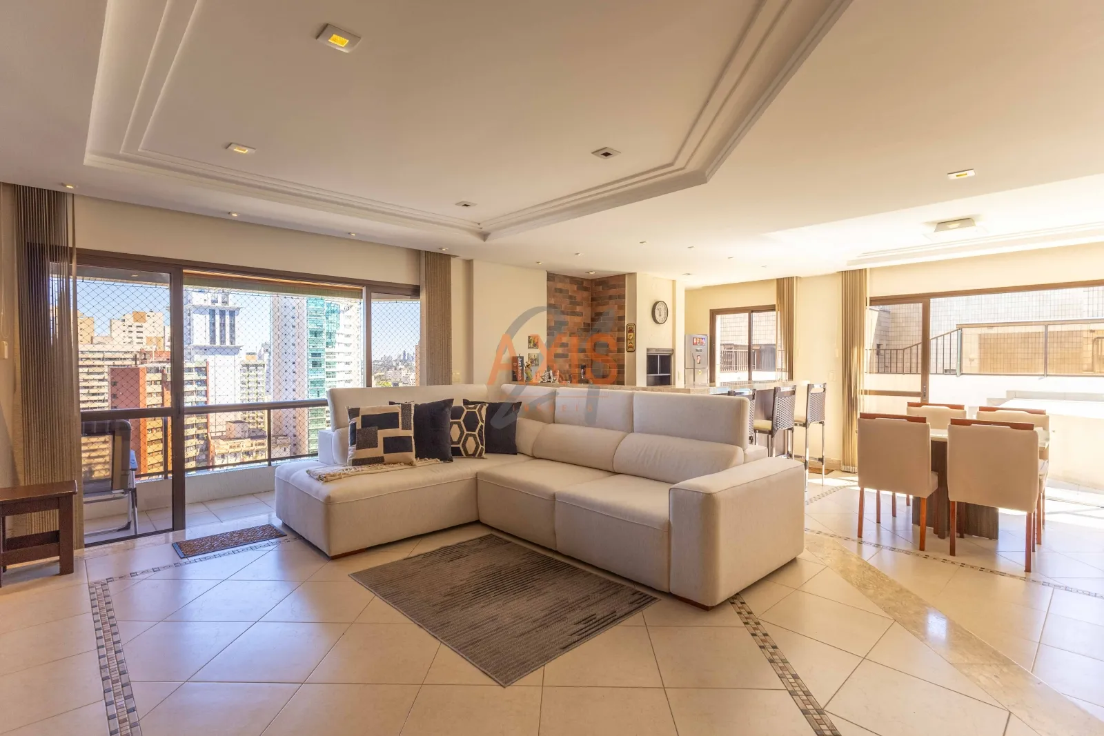 Cobertura de 4 Suítes à Venda no Residencial Belle Ville | Àgua Verde  Curitiba — foto 1
