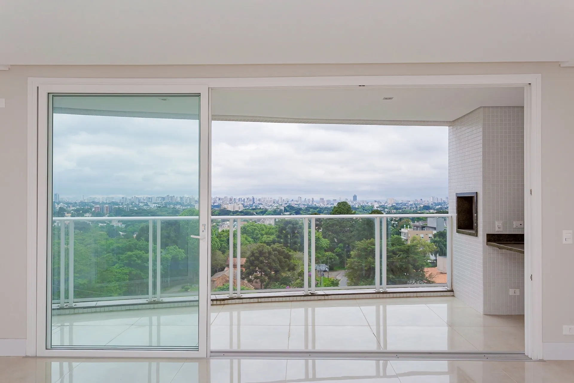 Apartamento de 3 Suítes à Venda no Edifício Saint Victoria Residence | Ecoville  Curitiba — foto 1