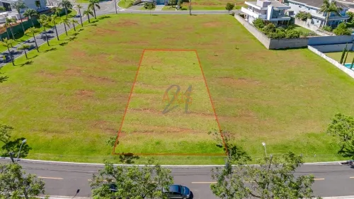 Terreno em condomínio em Alphaville