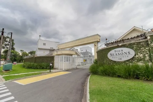 Terreno em condomínio em Santa Felicidade