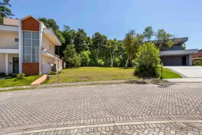 Terreno em condomínio em Santa Felicidade