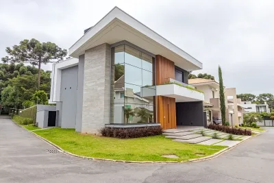 Casa em Condomínio em Santa Felicidade