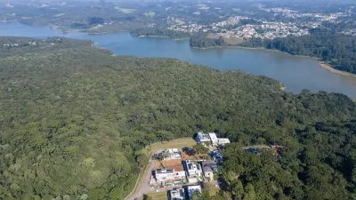 Terreno em condomínio em Campo Comprido