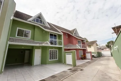Sobrado em Condomínio em Água Verde