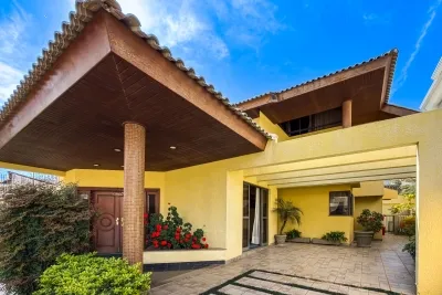 Casa em Condomínio em Seminário