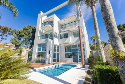 Casa em Condomínio em Santa Felicidade
