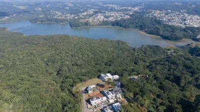 Terreno em condomínio em Campo Comprido