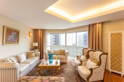 Apartamento em Batel