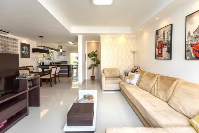 Casa em Condomínio em Santa Cândida