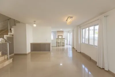 Casa em Condomínio em Campo Comprido