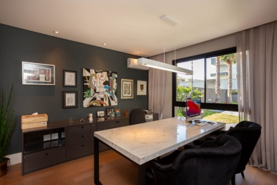 Como montar e decorar um home office de luxo